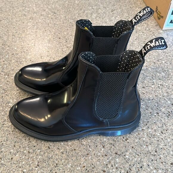 DR. MARTENS Flora Polished Smooth Chelsea Boot *NEW* - Picture 6 of 13